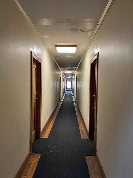 More Photos Of 1527 N McCadden Pl, Los Angeles Dormitory For Lease