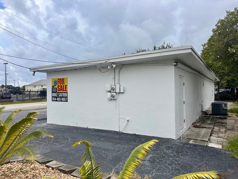 More Photos Of 624 W State Road 84, Fort Lauderdale Medical For Sale