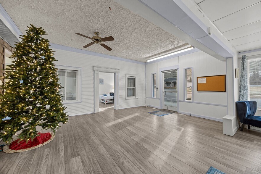 More Photos Of 1108 S Salisbury, Spencer Freestanding For Sale