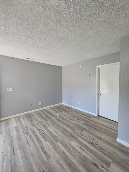 More Photos Of 1322 S Vine St, Wichita Apartments For Sale