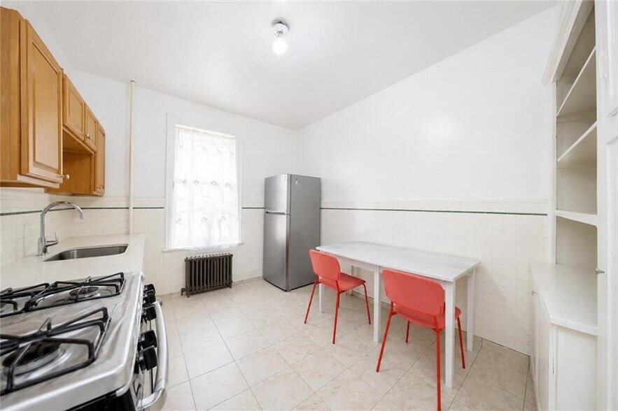 More Photos Of 1871 W 13th St, Brooklyn Apartments For Sale