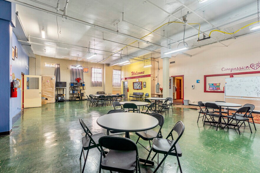 More Photos Of 43 George St, Brooklyn Religious Facility For Sale