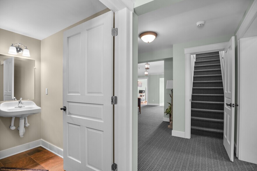 More Photos Of 1585 Rt-146, Rexford Office For Sale