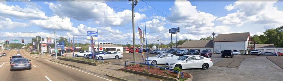 More Photos Of 1300 Delaware Ave, Mccomb Light Distribution For Sale