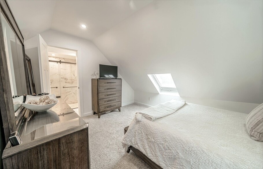 More Photos Of 37-39 E Main St, Searsport Storefront Retail Office For Sale