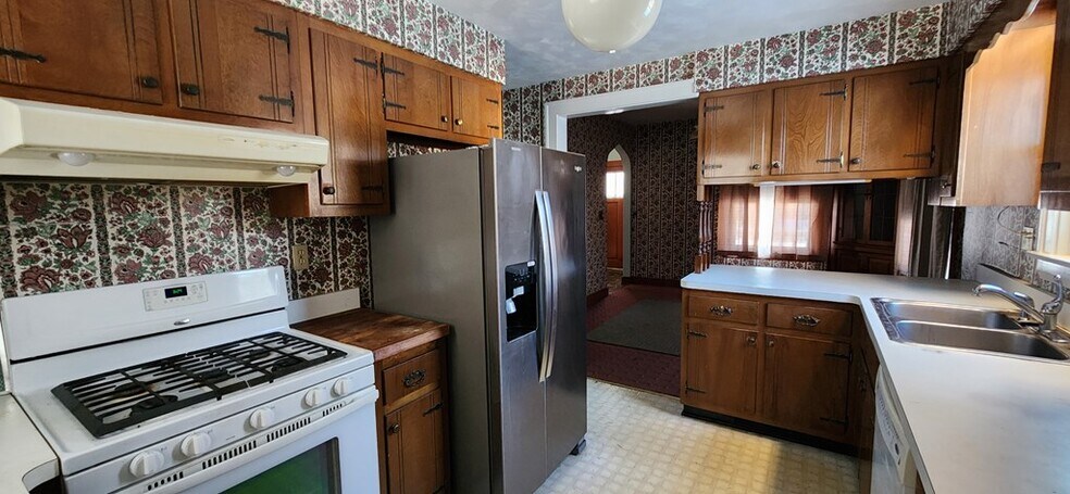 More Photos Of 125 Rockdale Rd, Follansbee Flex For Sale