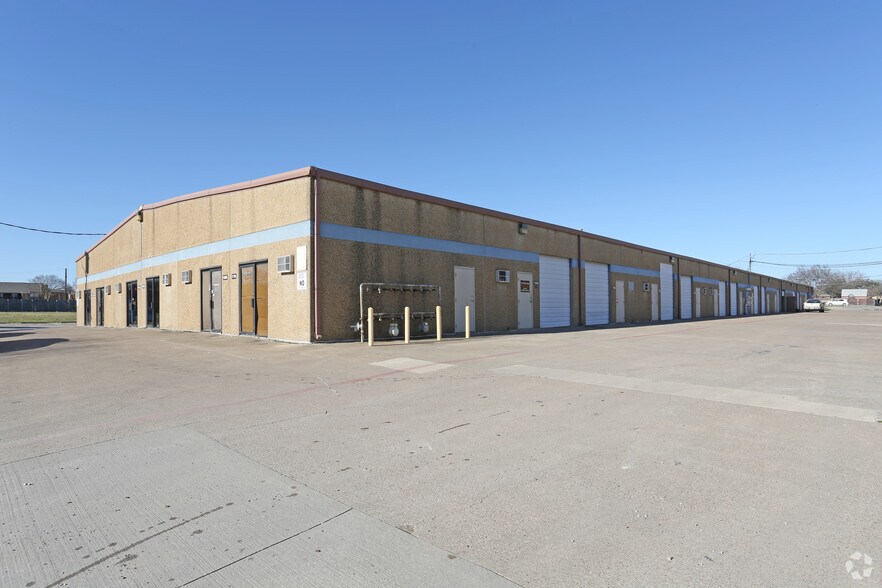 More Photos Of 2533 Franklin Dr, Mesquite Flex For Lease