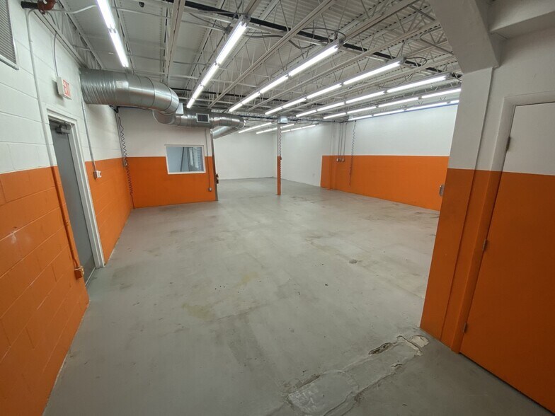 More Photos Of 4310 E Broadway Ave, Tampa Light Distribution For Lease