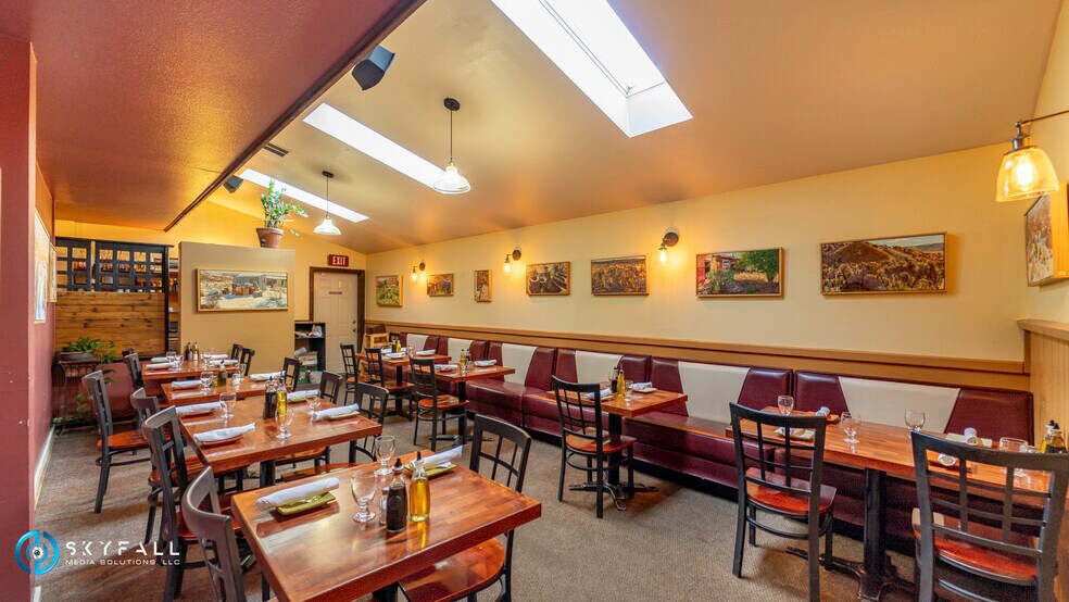 More Photos Of 351 Silver St, Elko Restaurant For Sale