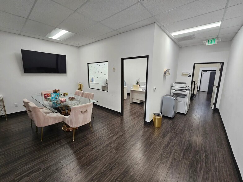 More Photos Of 2355-2357 Honolulu Ave, Montrose Office For Lease