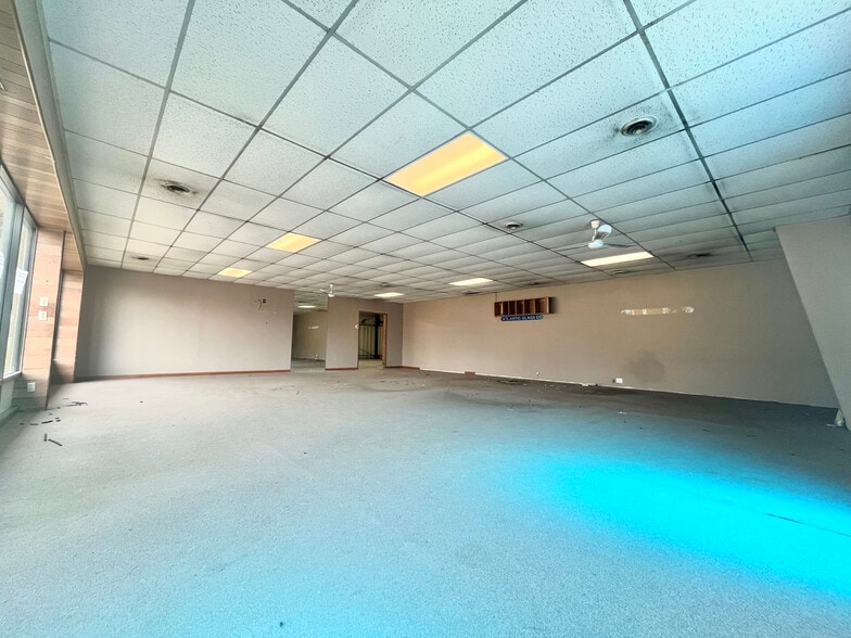 More Photos Of 1709 E 7th St, Atlantic Storefront Retail Office For Sale