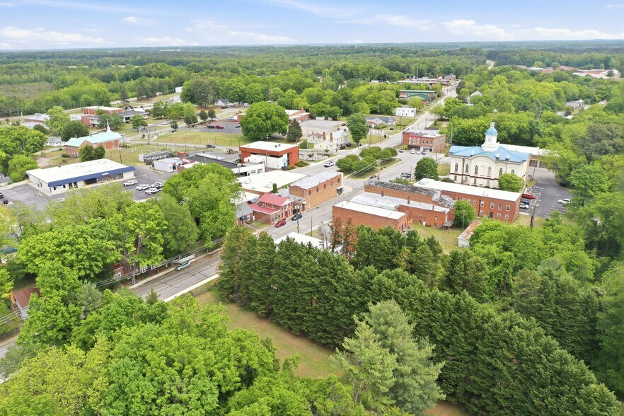 More Photos Of 43 Main W St, Yanceyville Office For Sale