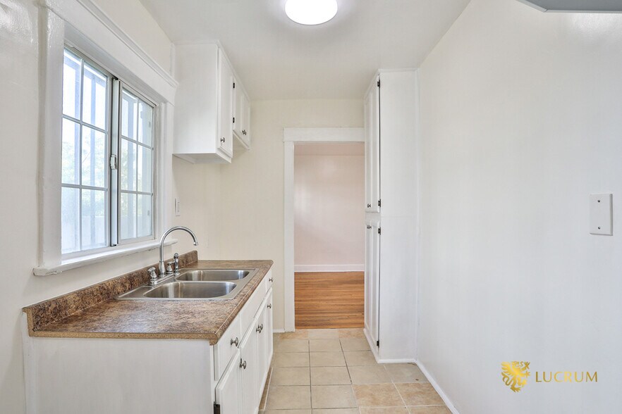 More Photos Of 2867-2873 Edgehill Dr, Los Angeles Apartments For Sale