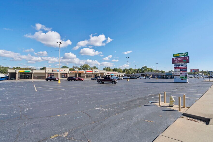 More Photos Of 1059 S Maxwell St, Siloam Springs Storefront For Lease