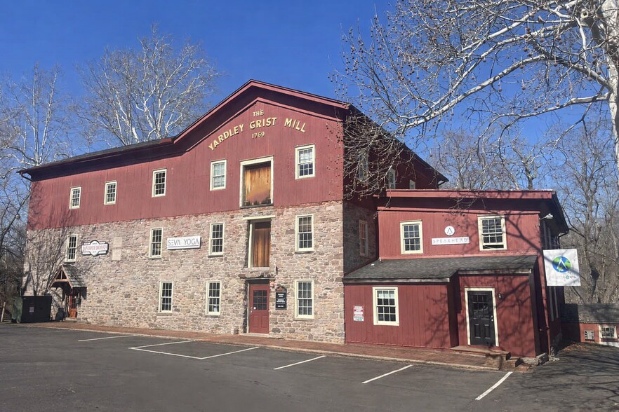 Primary Photo Of 10 N Main St, Yardley Office For Lease