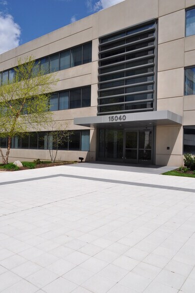 More Photos Of 15040 Conference Center Dr, Chantilly Office For Lease