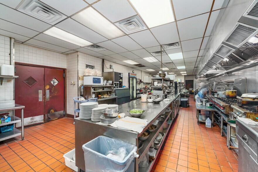 More Photos Of 2529 S 6 Hwy, Houston Restaurant For Sale