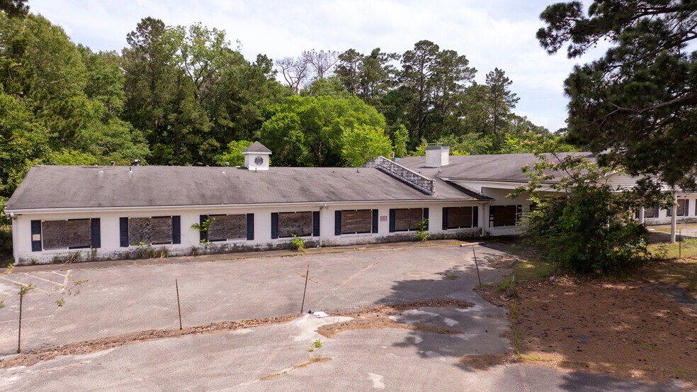 More Photos Of 1712 N Timberland Dr, Lufkin Continuing Care Retirement Community For Sale