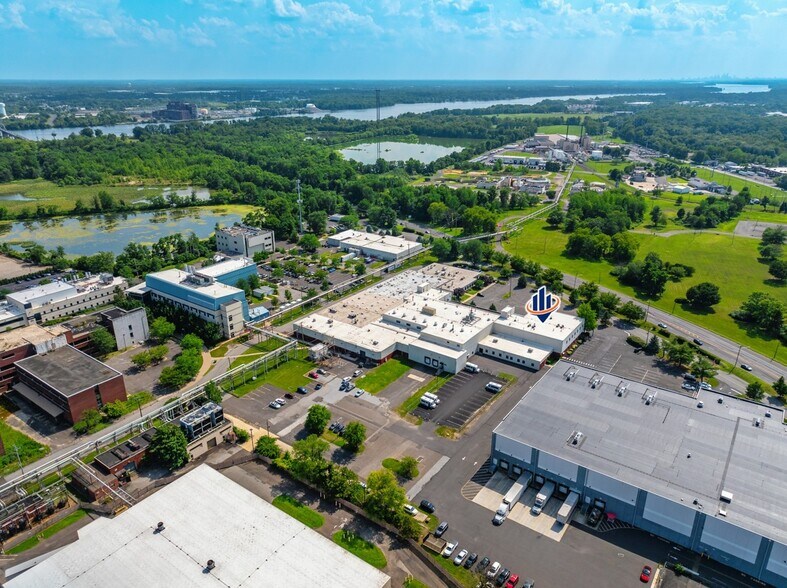 More Photos Of 310 George Patterson Blvd, Bristol Office For Sale