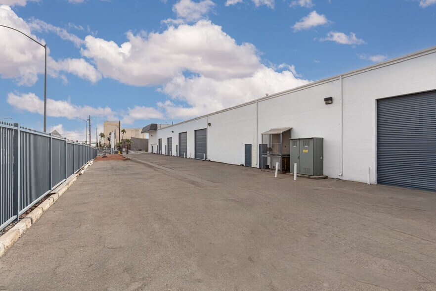 More Photos Of 5325 S Valley View Blvd, Las Vegas Warehouse For Lease