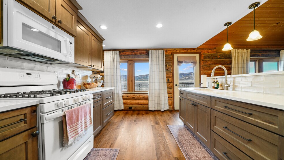 More Photos Of 41 County Road 9, Meeker Specialty For Sale