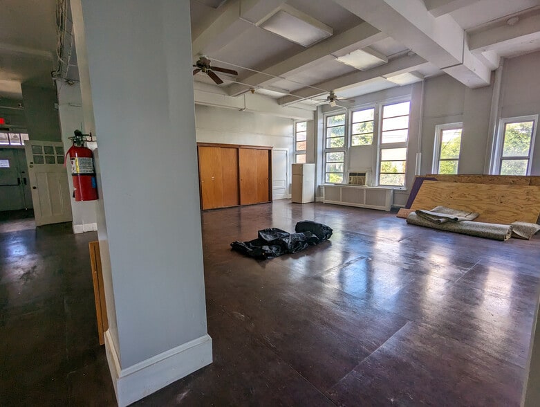 More Photos Of 1901 W Tioga St, Philadelphia Schools For Sale