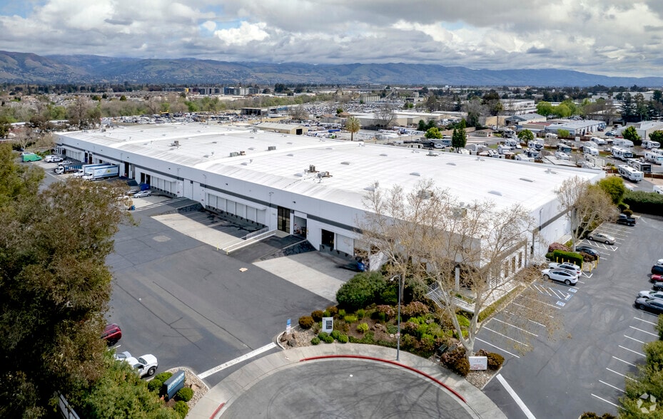 More Photos Of 890 Service St, San Jose Warehouse For Lease