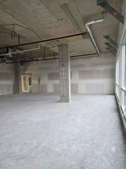 More Photos Of 19220 72 Av, Surrey Medical For Sale