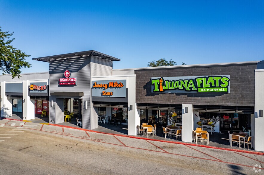 More Photos Of 1905-1999 Aloma Ave, Winter Park General Retail For Lease
