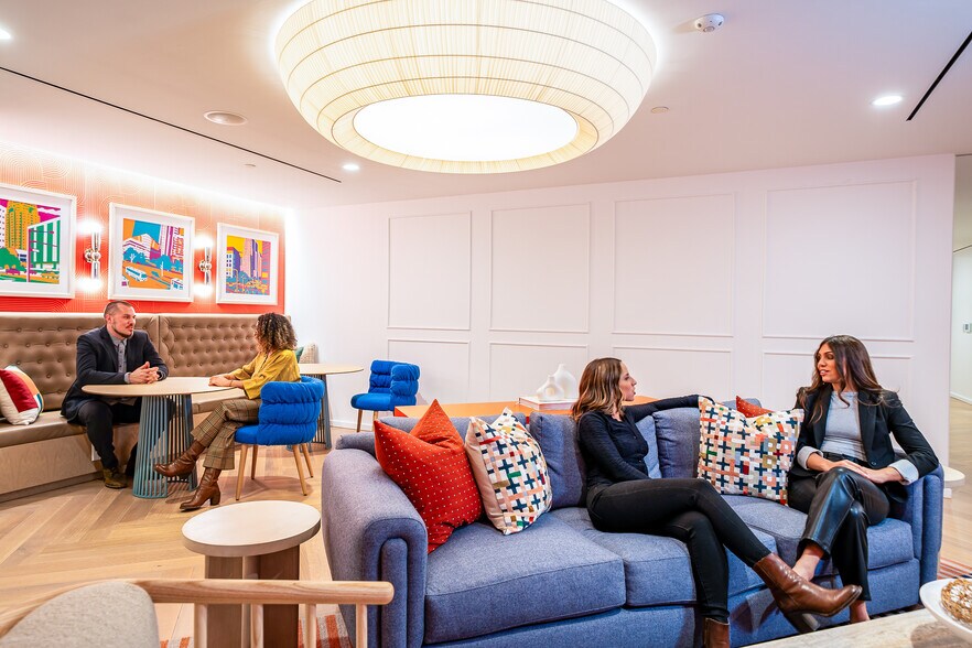 More Photos Of 1750 Tysons Blvd, McLean Coworking Space