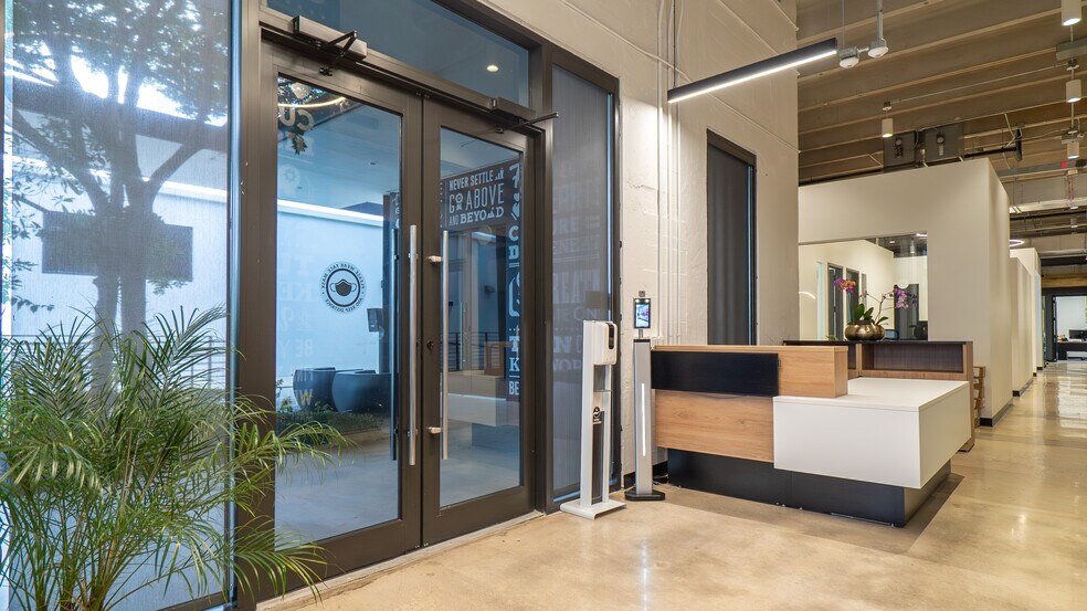 More Photos Of 6380 NE 4th Ave, Miami Office For Lease