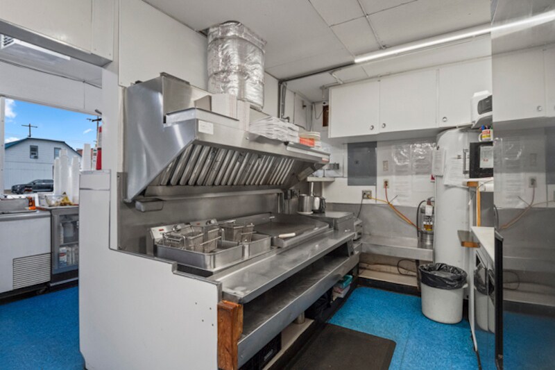 More Photos Of 210 Broadway Ave, Reardan Specialty For Sale