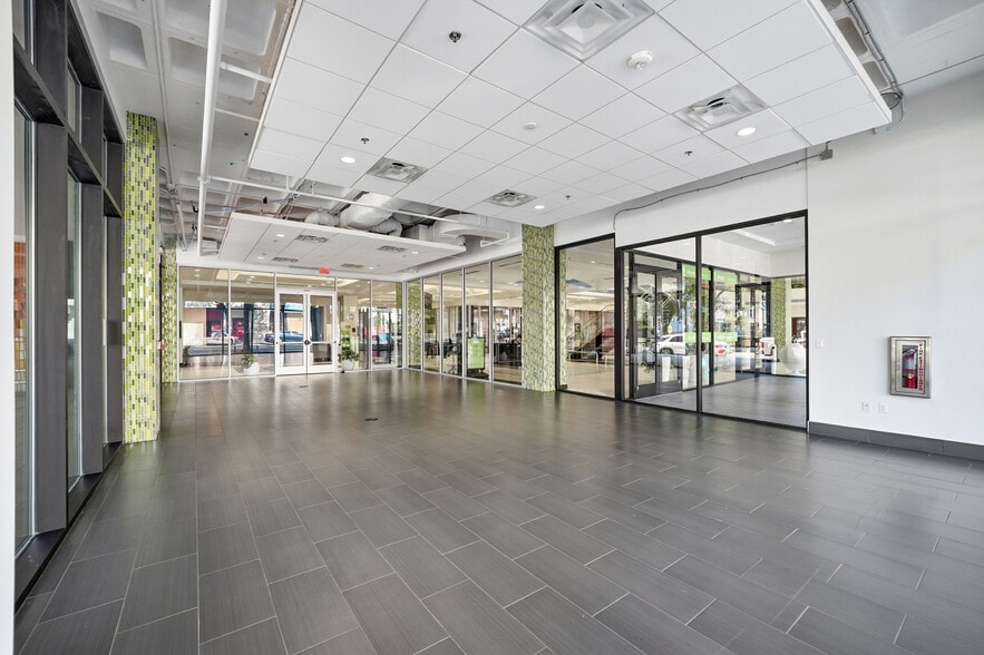 More Photos Of 40 E Adams St, Jacksonville Office For Lease