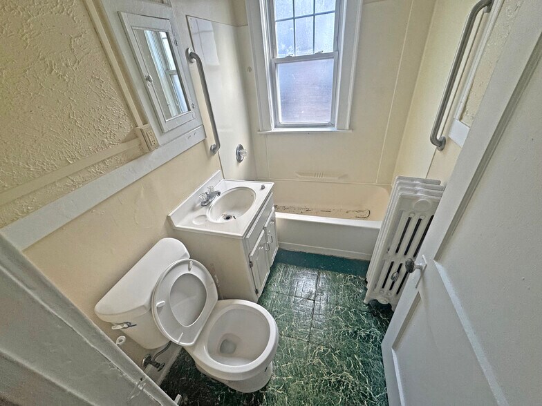 More Photos Of 851-853 Wethersfield Ave, Hartford Apartments For Sale