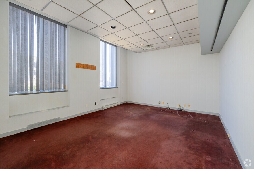 More Photos Of 650 Franklin Ave, Hartford Industrial For Sale