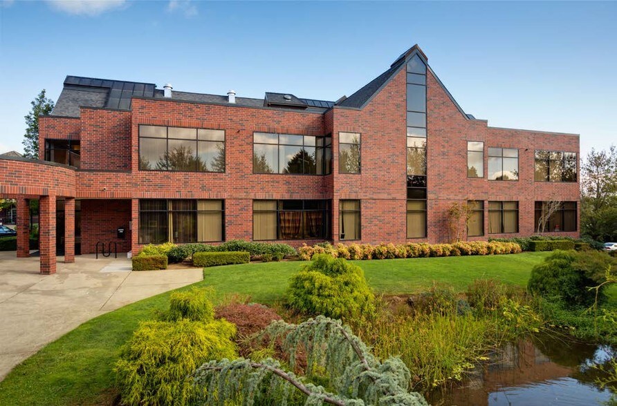 More Photos Of 22400 S Salamo Rd, West Linn Loft Creative Space For Lease