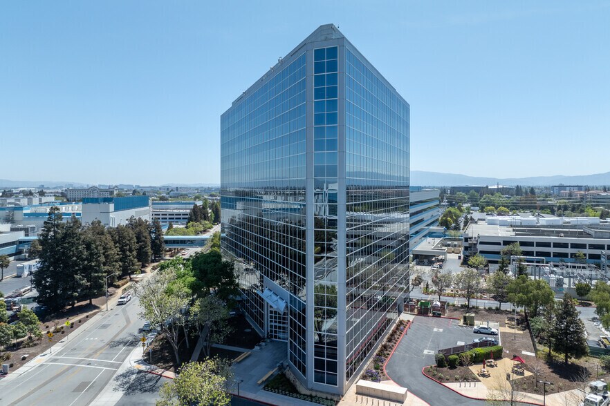 More Photos Of 2350 Mission College Blvd, Santa Clara Office For Lease