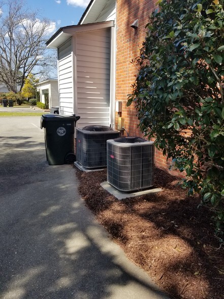 More Photos Of 1112 E Ash St, Goldsboro Office For Sale