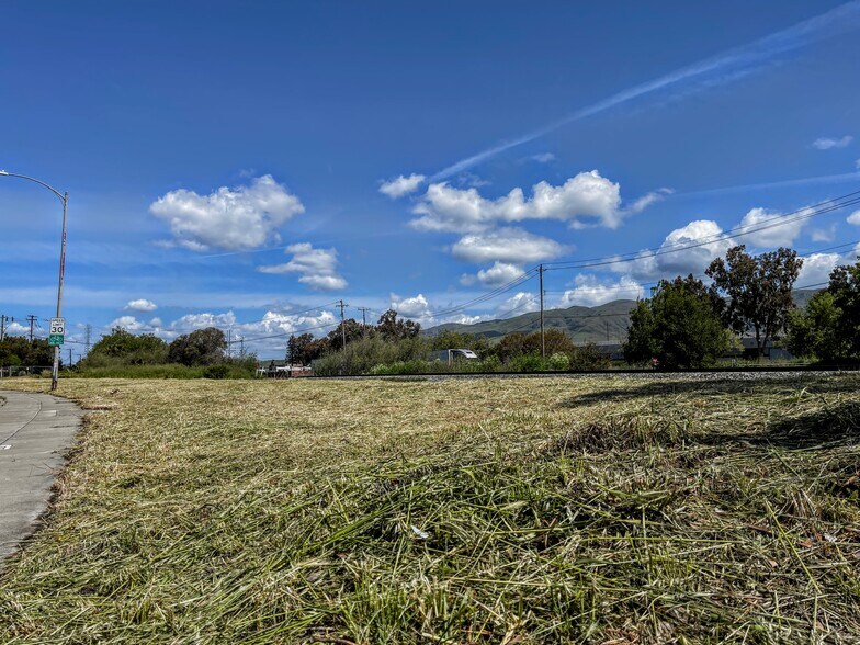 More Photos Of 7280 Marylinn Dr, Milpitas Land For Sale