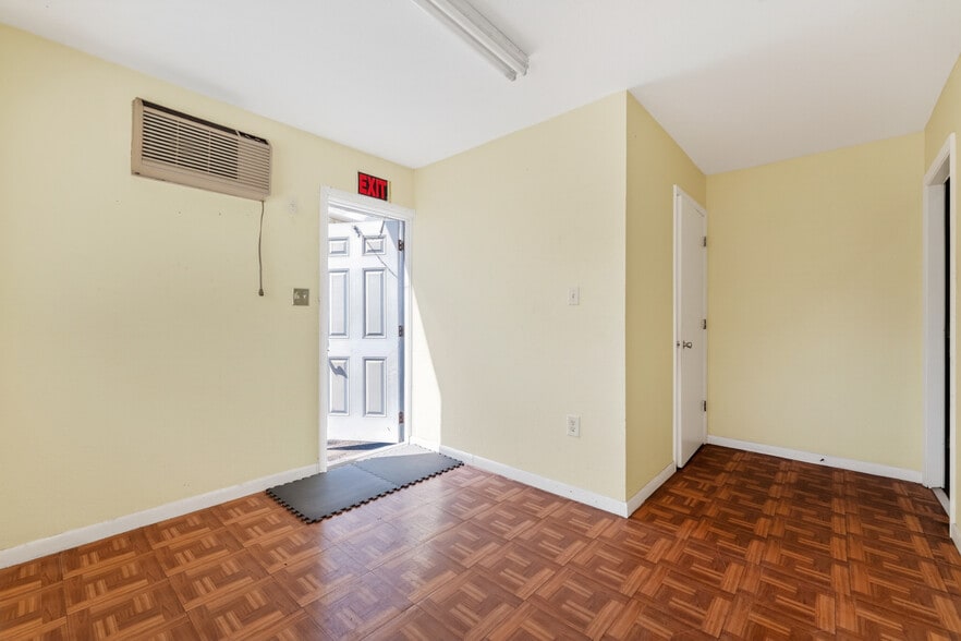 More Photos Of 4159 Electric Way, Port Charlotte Warehouse For Sale
