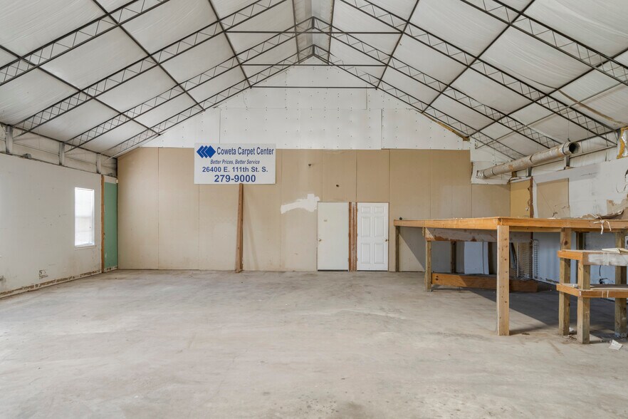 More Photos Of 26400 E 111th St S, Coweta Flex For Sale