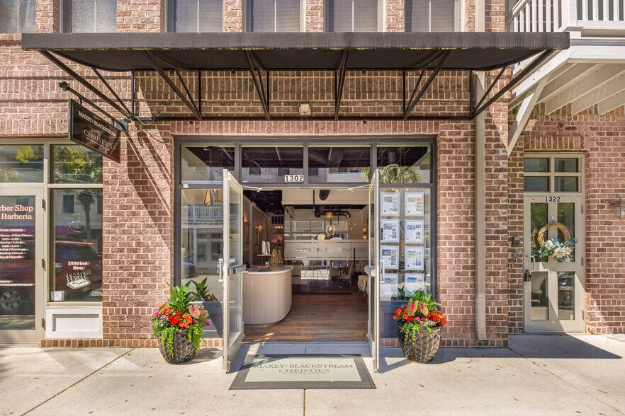 More Photos Of 5 Promenade St, Bluffton Storefront Retail Office For Lease