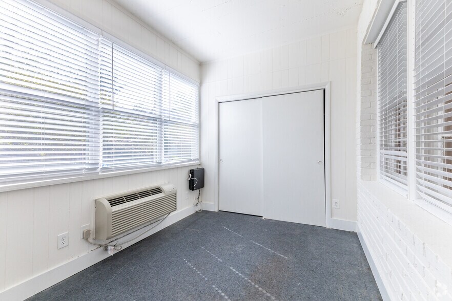 More Photos Of 4000 47th St NW, Washington Apartments For Sale