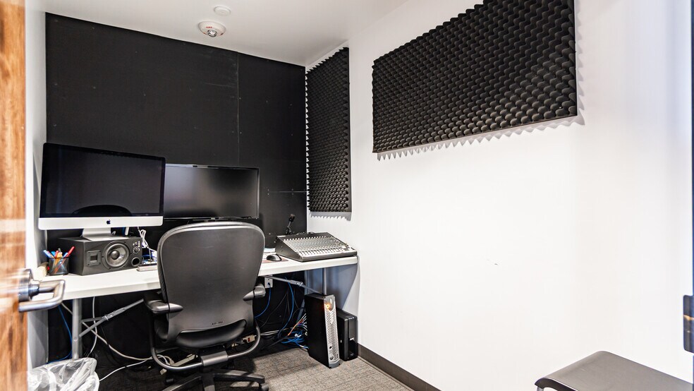 More Photos Of 701-723 N Douglas St, El Segundo Loft Creative Space For Lease