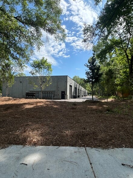 More Photos Of 6548 Ward Ave, Charleston Light Distribution For Lease