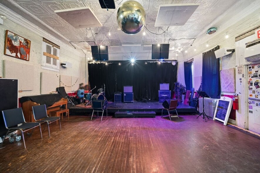 More Photos Of 552 Grandview Ave, Ridgewood Storefront For Sale