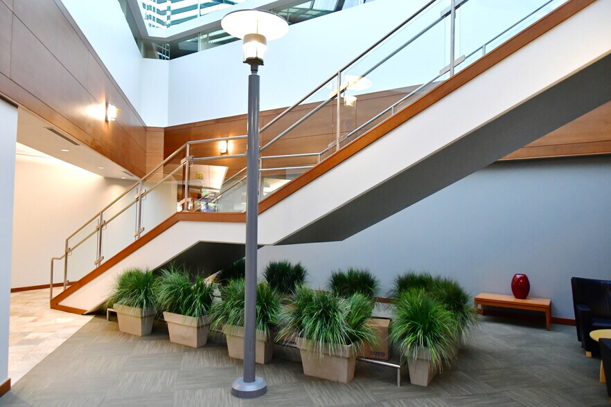 More Photos Of 33434 8th Ave S, Federal Way Office For Lease