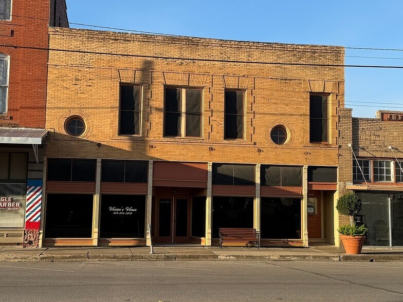 More Photos Of 107 E Main St, Eagle Lake Specialty For Sale