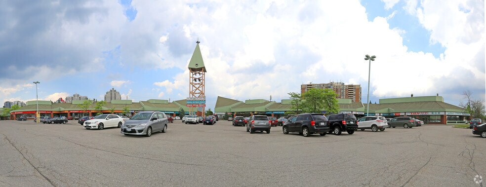 More Photos Of 7700 Bathurst St, Vaughan Freestanding For Lease