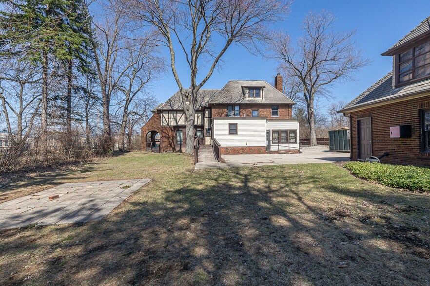 More Photos Of 10000 Granger Rd, Cleveland Assisted Living For Sale